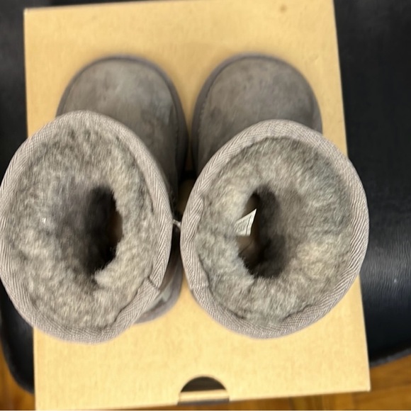 Toddler Ugg boots - Picture 5 of 7